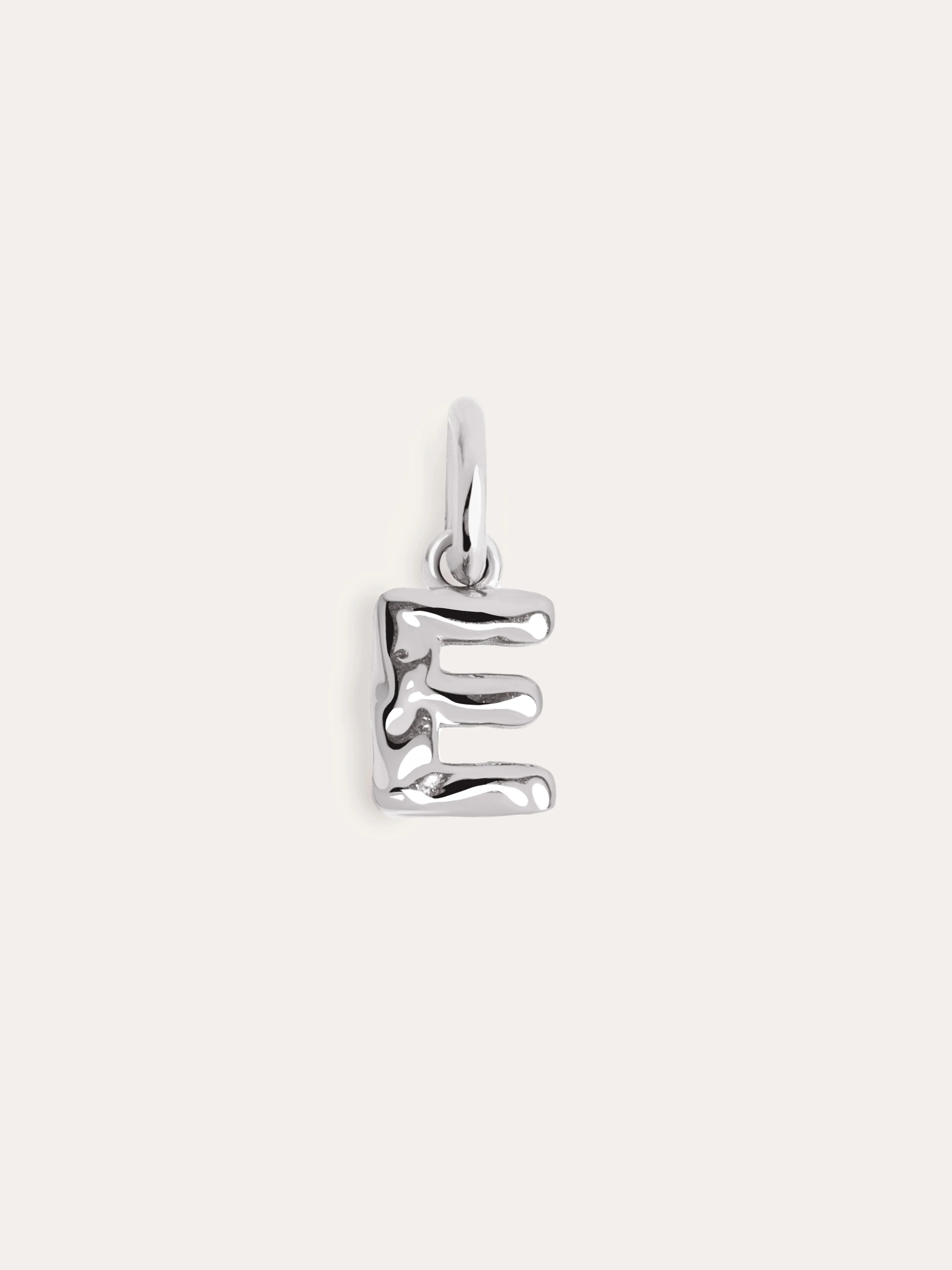Charm Letter Organic Plata - Image 26