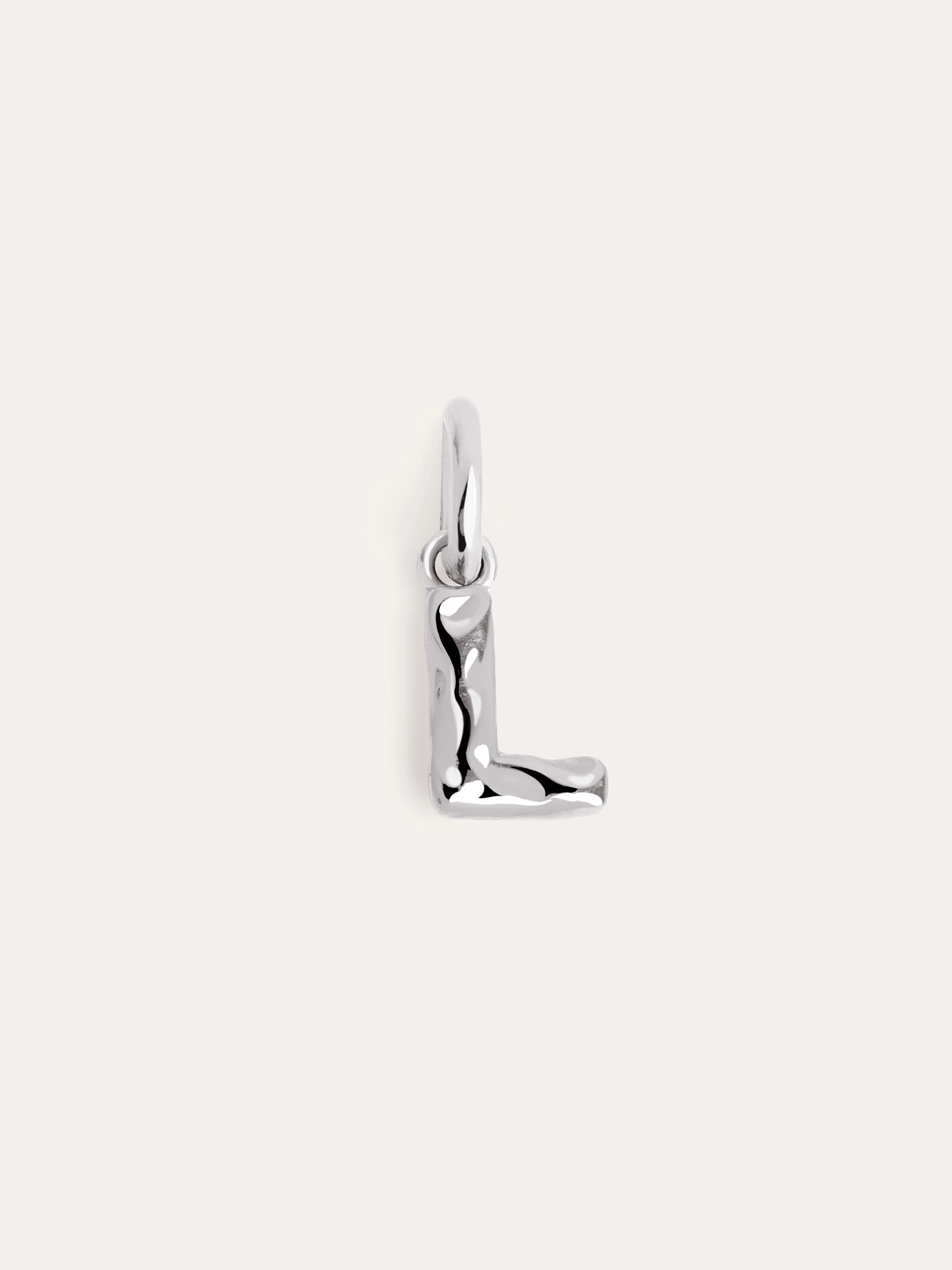 Charm Letter Organic Plata - Image 7
