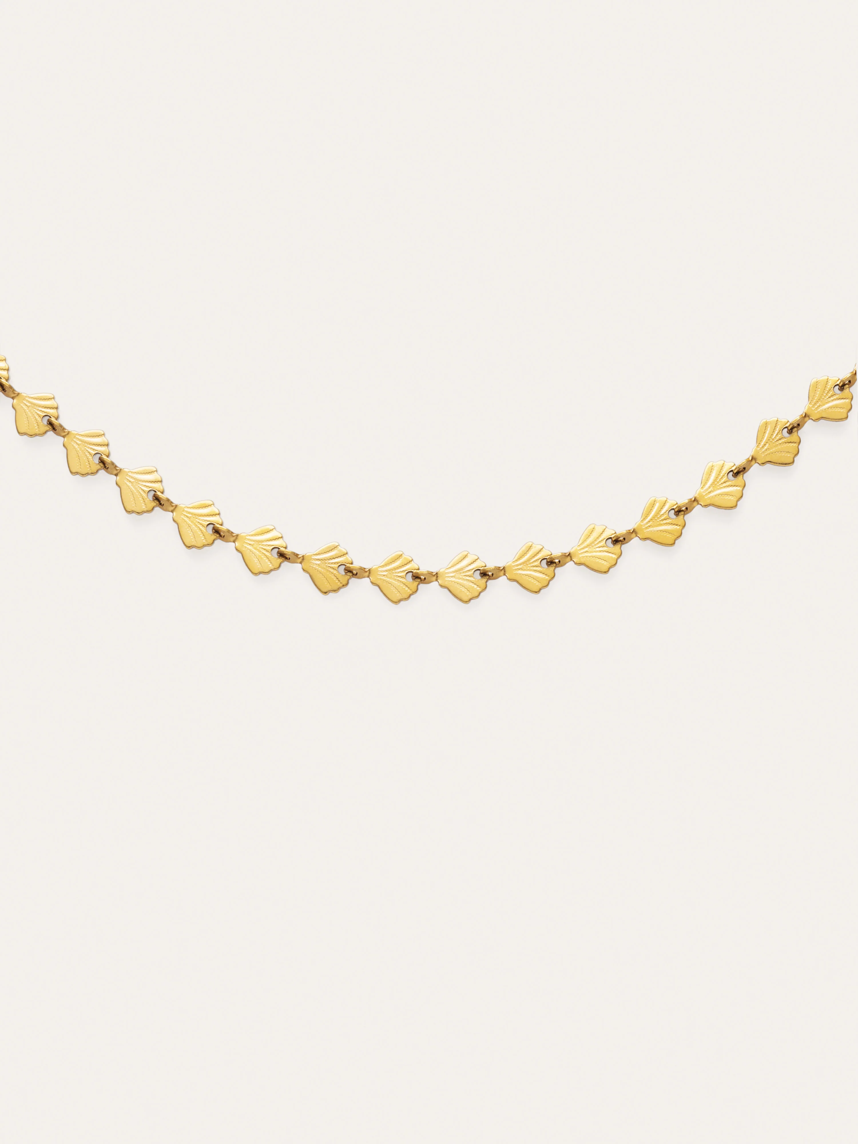 Collar Shells Acero Baño Oro