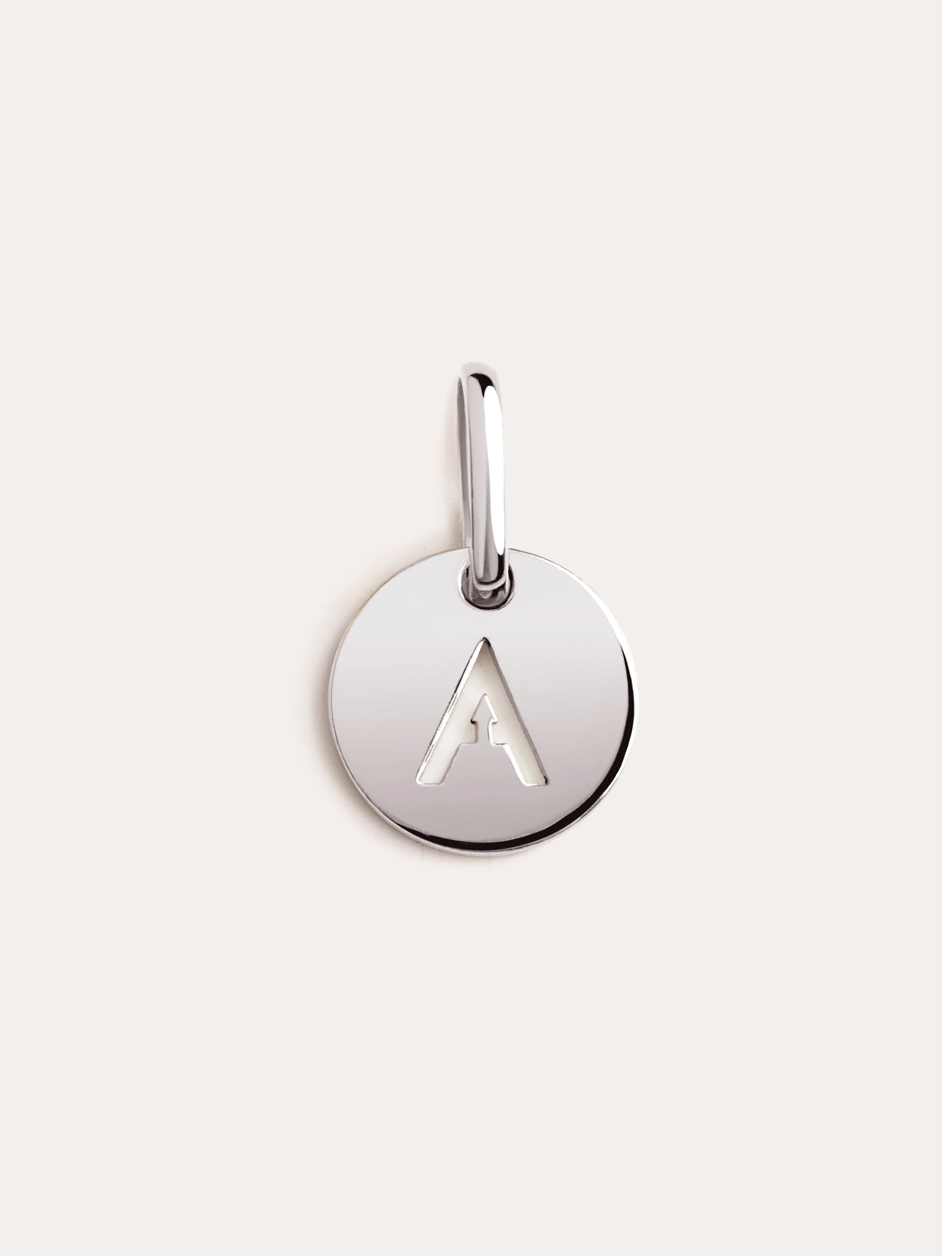 Mini Medallion Letter Plata - Image 26